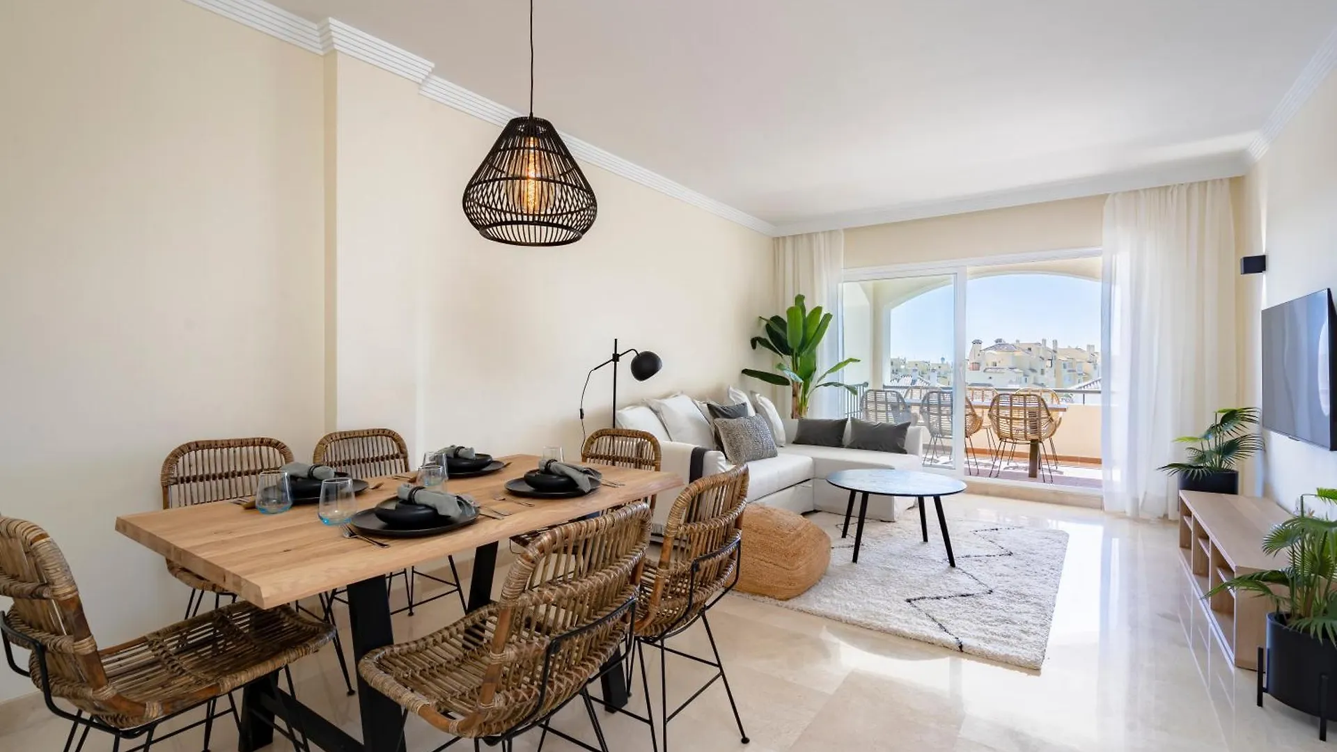 Geweldig Appartement Met Uitzicht Dicht Bij Zee. Estepona Apartment