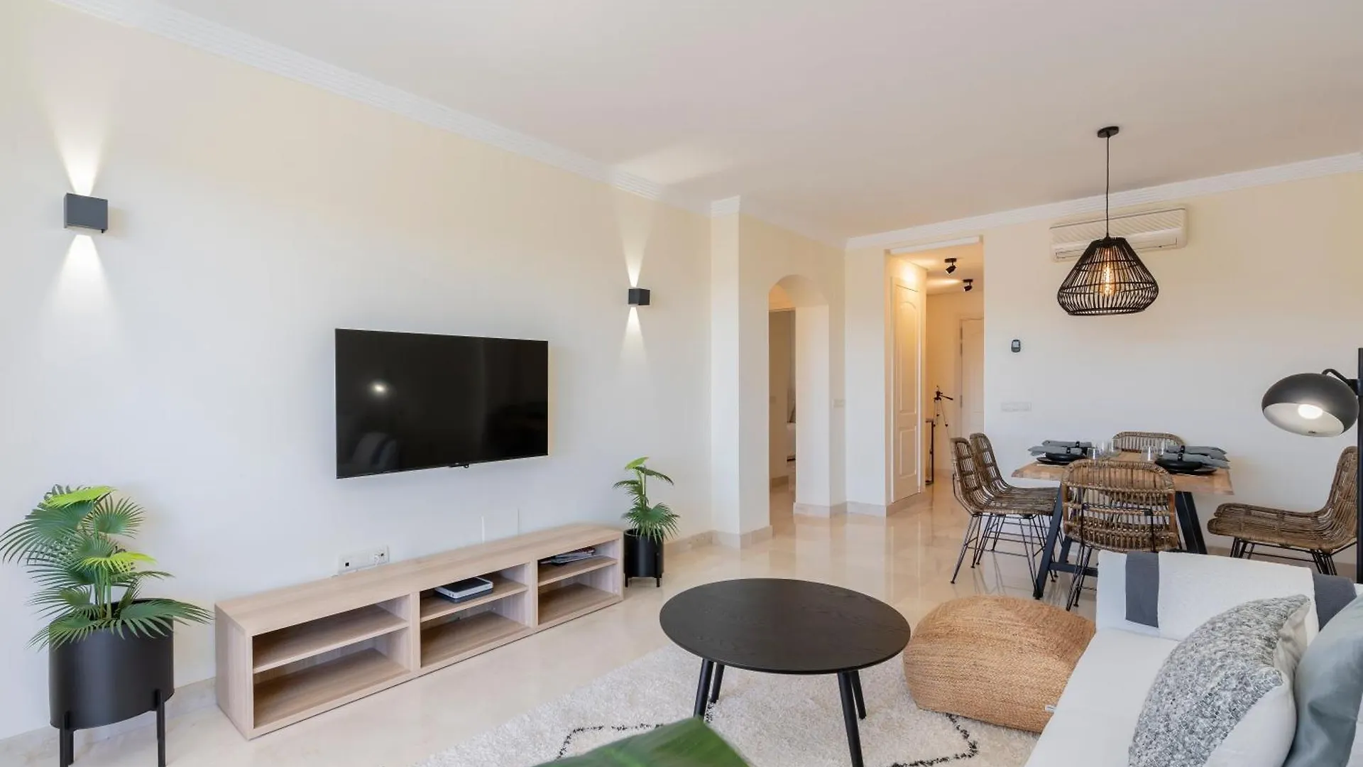Geweldig Appartement Met Uitzicht Dicht Bij Zee. Estepona